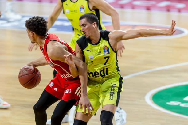 让射手在无 让射手在无