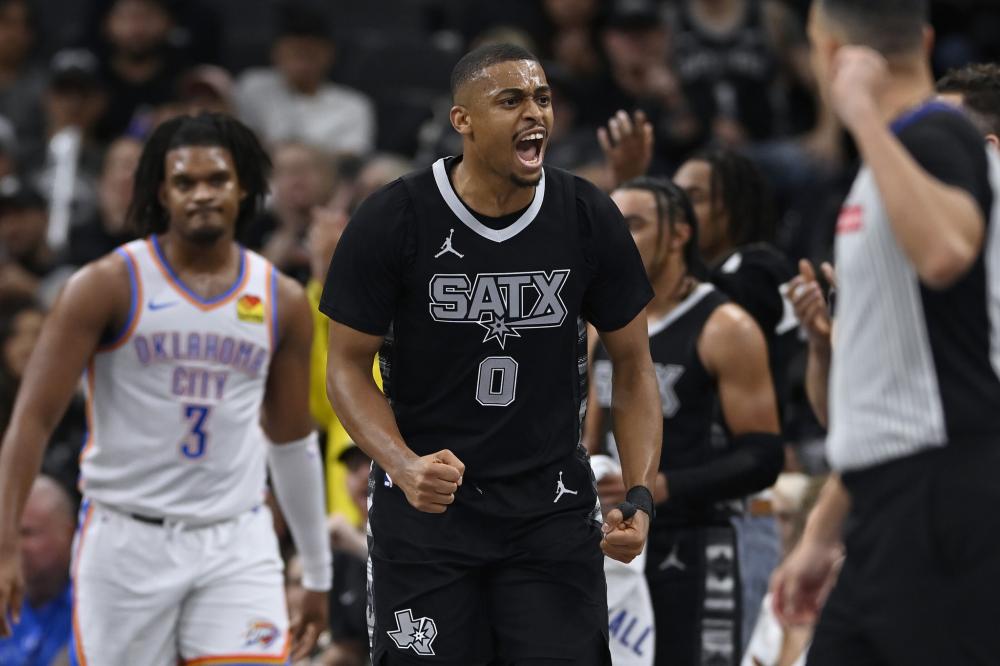 雄狮队利用 雄狮队利用