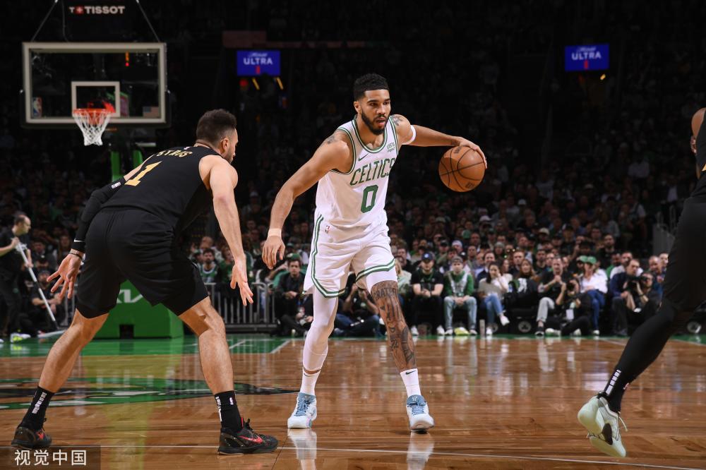 过不间断的 过不间断的