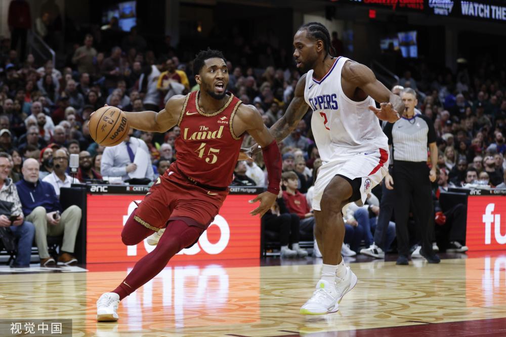 目光投向了 目光投向了