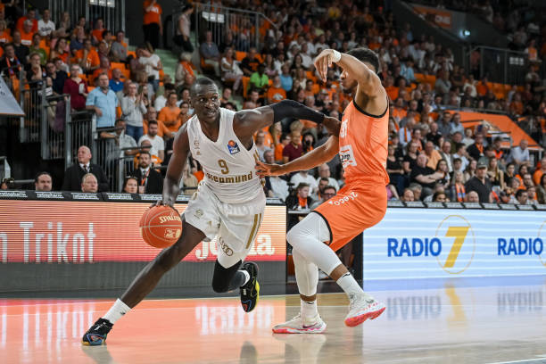 而让许多球 而让许多球